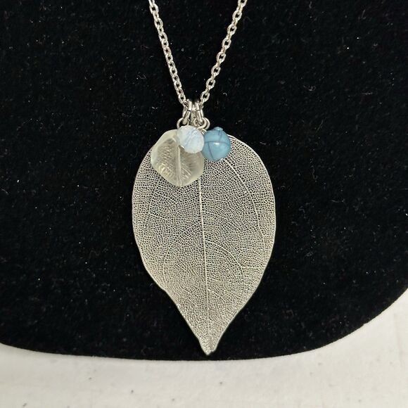 Express Openwork Filigree Leaf Pendant 34" Necklace Silver Tone Chain Beaded - Picture 7 of 10